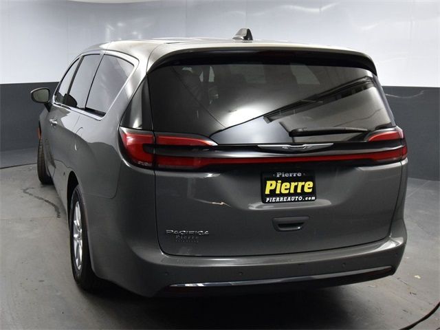 2023 Chrysler Pacifica Touring-L