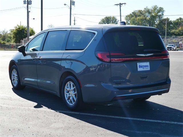 2023 Chrysler Pacifica Touring-L