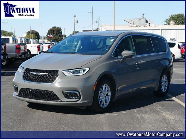 2023 Chrysler Pacifica Touring-L