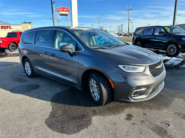 2023 Chrysler Pacifica Touring-L