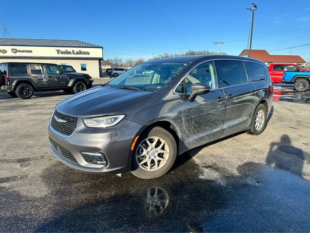 2023 Chrysler Pacifica Touring-L