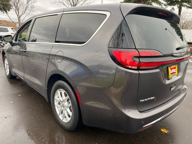 2023 Chrysler Pacifica Touring-L