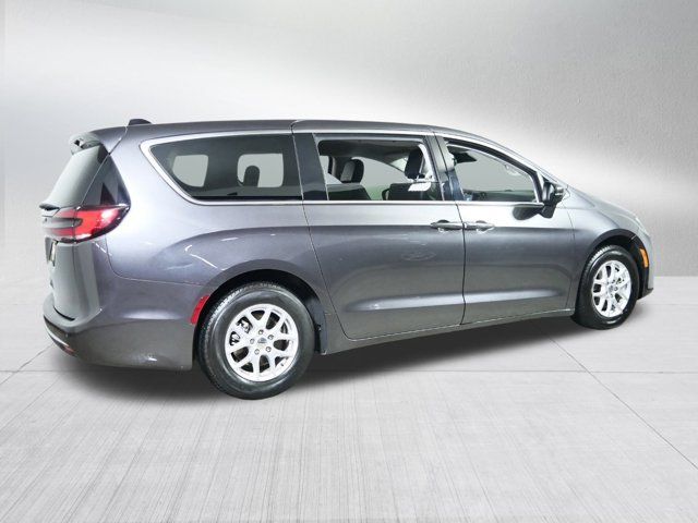 2023 Chrysler Pacifica Touring-L