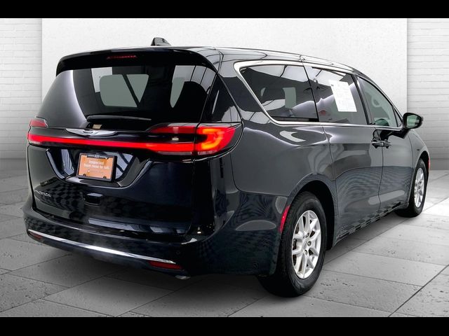 2023 Chrysler Pacifica Touring-L