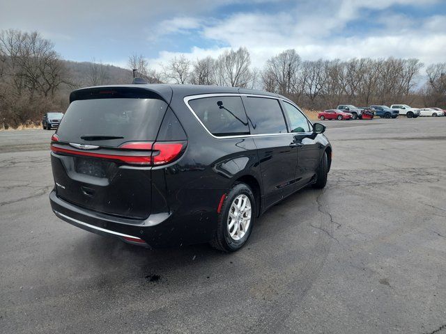 2023 Chrysler Pacifica Touring-L