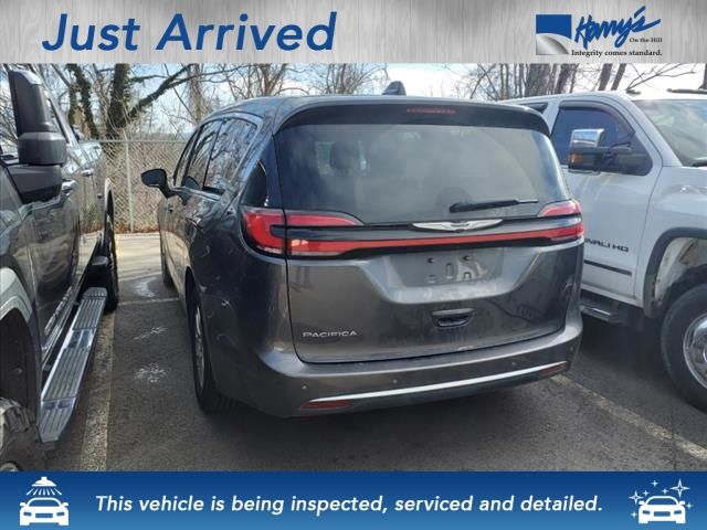 2023 Chrysler Pacifica Touring-L