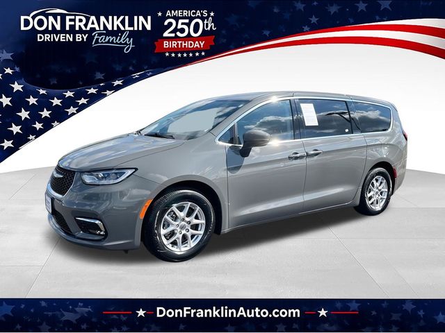 2023 Chrysler Pacifica Touring-L