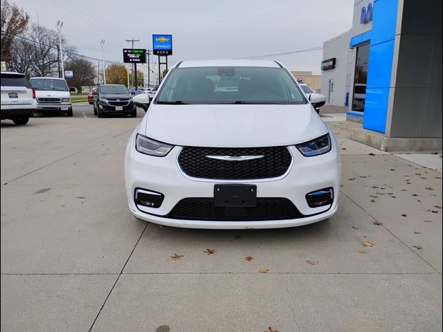 2023 Chrysler Pacifica Touring-L