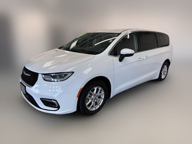 2023 Chrysler Pacifica Touring-L