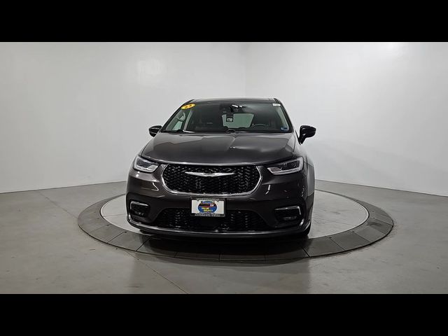 2023 Chrysler Pacifica Touring-L