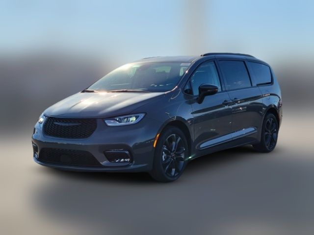 2023 Chrysler Pacifica Touring-L