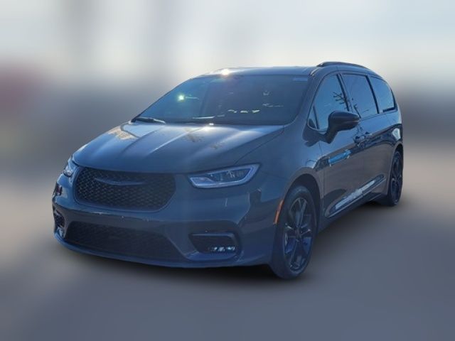 2023 Chrysler Pacifica Touring-L