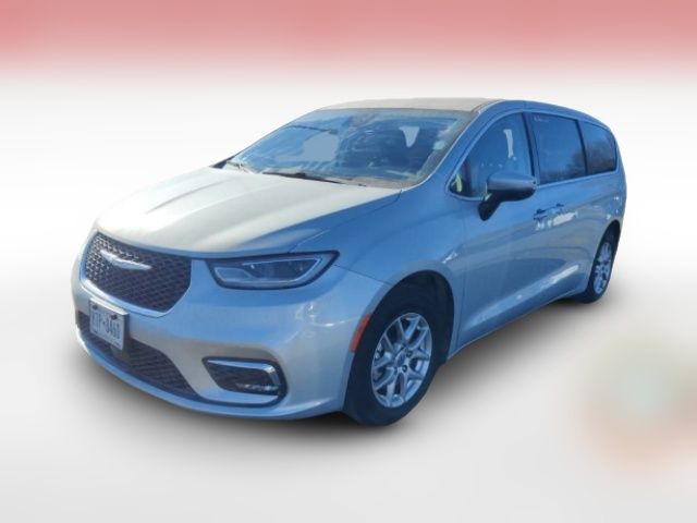 2023 Chrysler Pacifica Touring-L