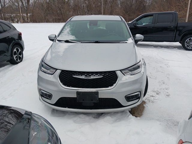 2023 Chrysler Pacifica Touring-L