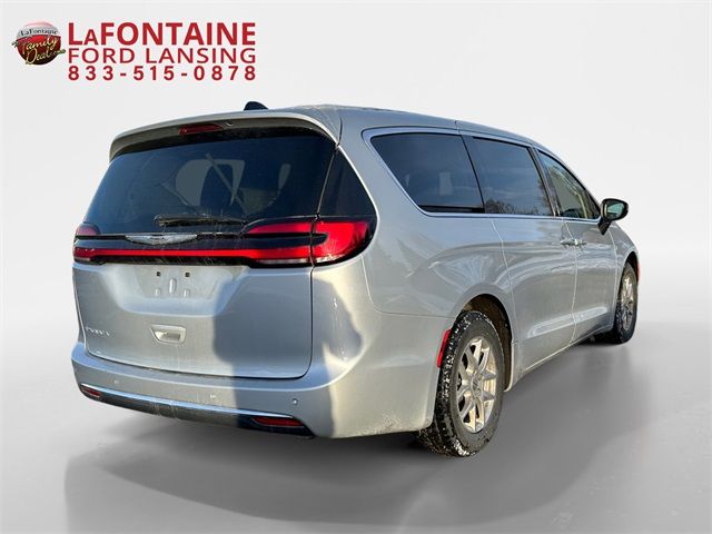 2023 Chrysler Pacifica Touring-L