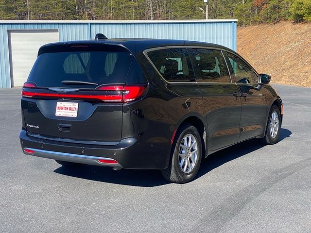 2023 Chrysler Pacifica Touring-L