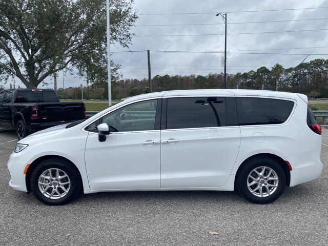 2023 Chrysler Pacifica Touring-L