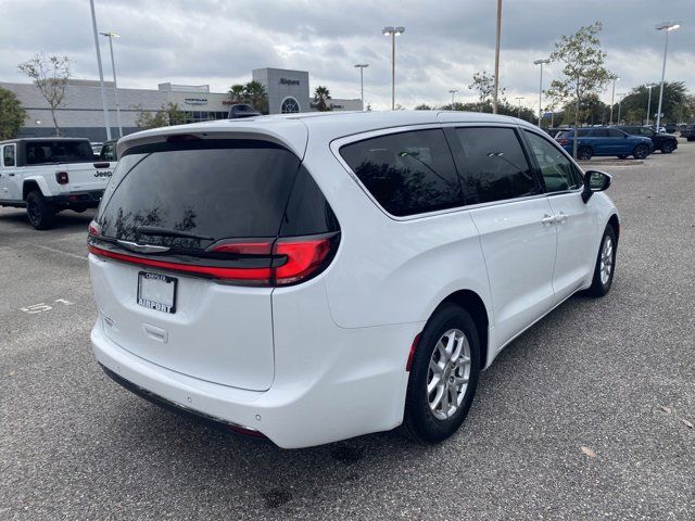 2023 Chrysler Pacifica Touring-L