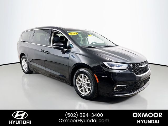 2023 Chrysler Pacifica Touring-L