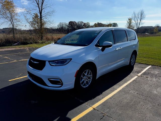 2023 Chrysler Pacifica Touring-L