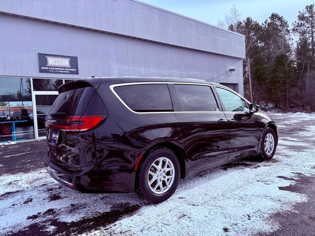 2023 Chrysler Pacifica Touring-L