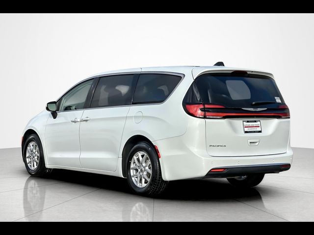 2023 Chrysler Pacifica Touring-L