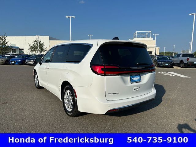 2023 Chrysler Pacifica Touring-L