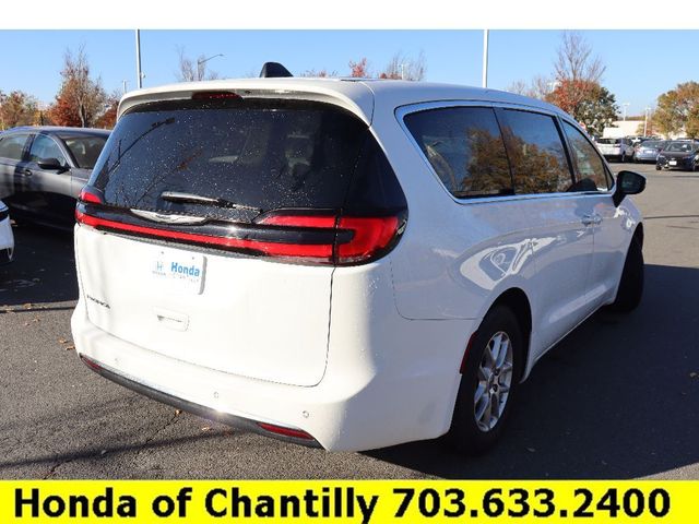 2023 Chrysler Pacifica Touring-L