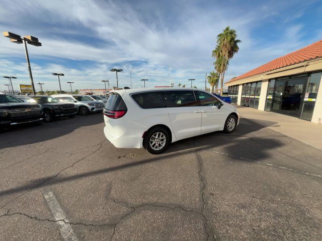 2023 Chrysler Pacifica Touring-L