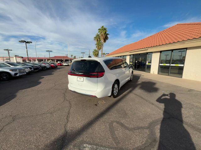 2023 Chrysler Pacifica Touring-L