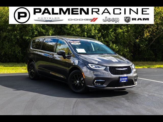 2023 Chrysler Pacifica Touring-L