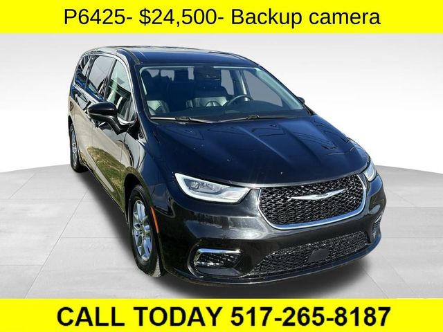 2023 Chrysler Pacifica Touring-L