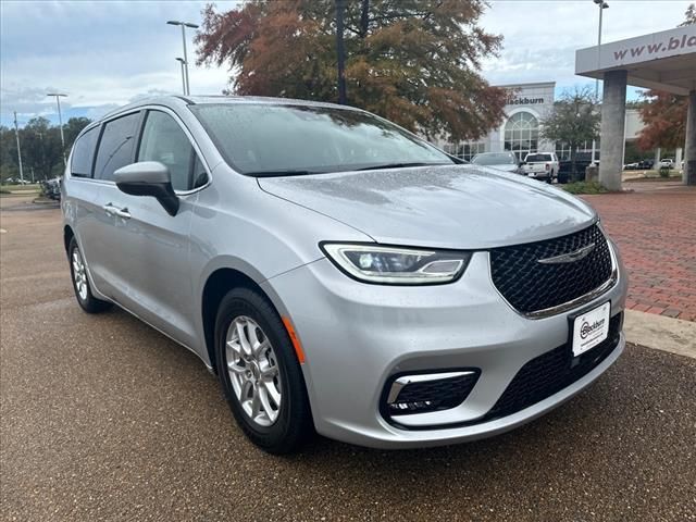 2023 Chrysler Pacifica Touring-L