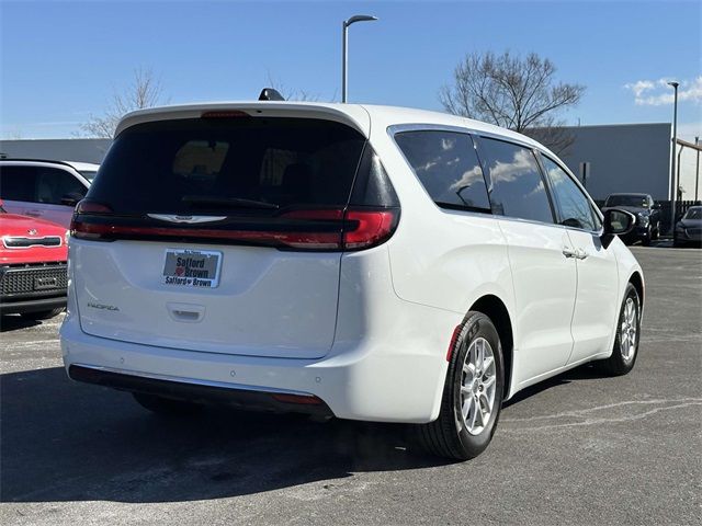 2023 Chrysler Pacifica Touring-L