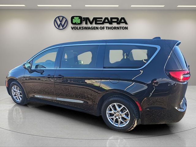 2023 Chrysler Pacifica Touring-L