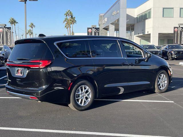 2023 Chrysler Pacifica Touring-L