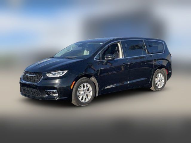 2023 Chrysler Pacifica Touring-L