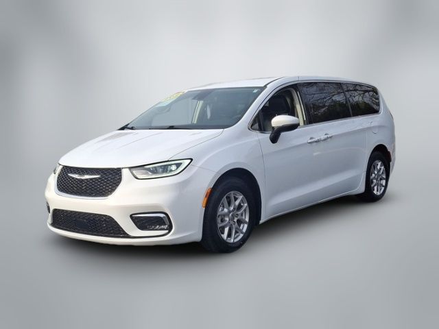 2023 Chrysler Pacifica Touring-L