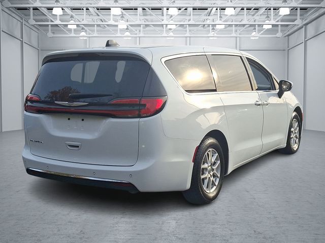 2023 Chrysler Pacifica Touring-L