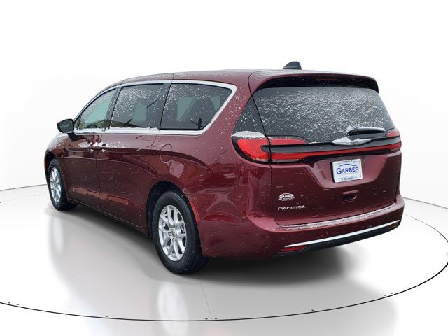 2023 Chrysler Pacifica Touring-L