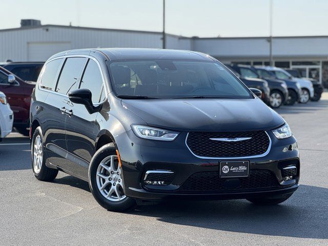 2023 Chrysler Pacifica Touring-L