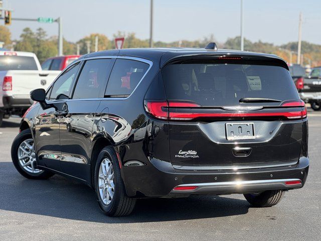 2023 Chrysler Pacifica Touring-L