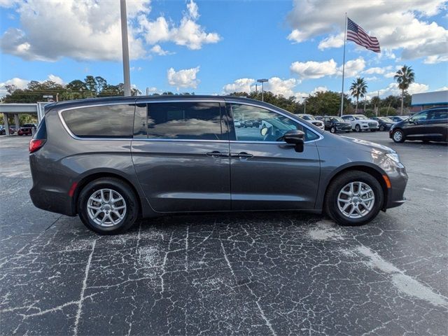 2023 Chrysler Pacifica Touring-L