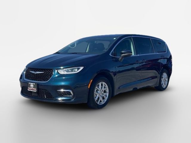 2023 Chrysler Pacifica Touring-L