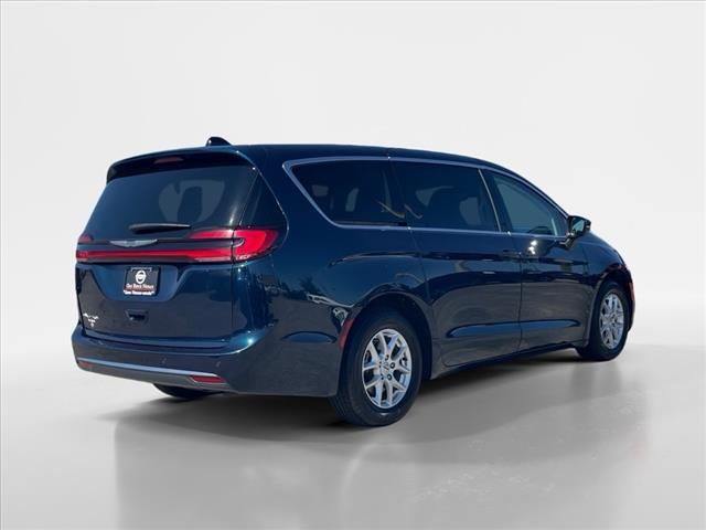 2023 Chrysler Pacifica Touring-L