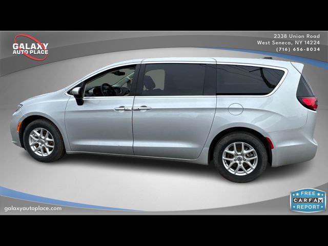 2023 Chrysler Pacifica Touring-L