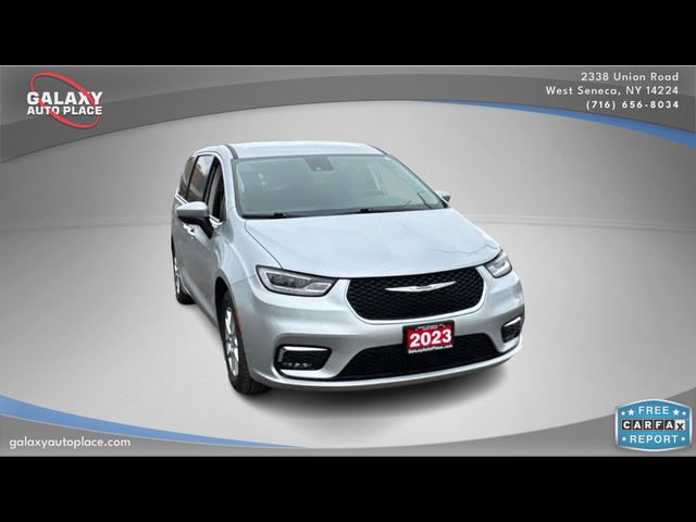 2023 Chrysler Pacifica Touring-L