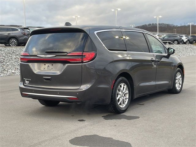 2023 Chrysler Pacifica Touring-L