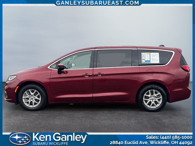 2023 Chrysler Pacifica Touring-L