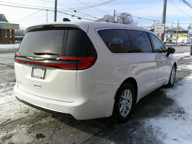 2023 Chrysler Pacifica Touring-L